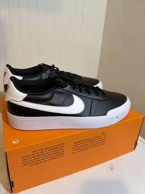 Nike Court Shot Black and White Low-Top Brand new No box!!!!